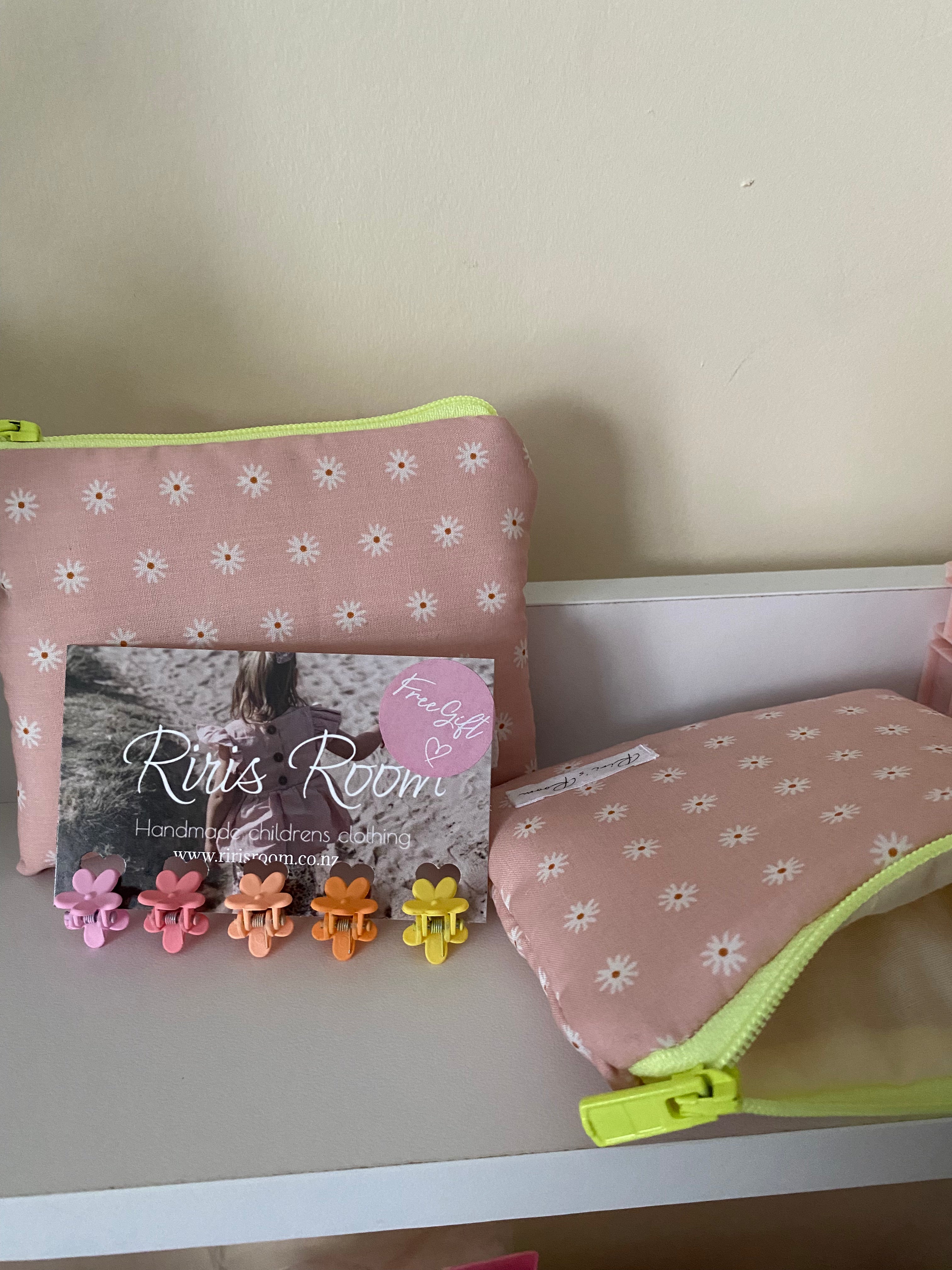 Daisies Zipper Pouch